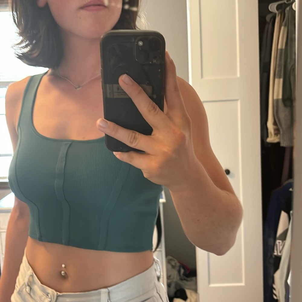 ADORABLE CROP TOP PERFECT FOR SUMMER ☀️🥥